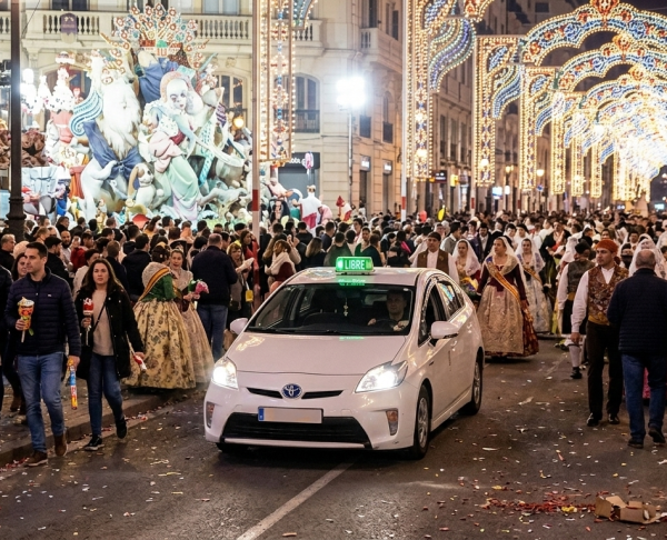 Contar con un taxi en las Fallas de Valencia puede la forma más práctica de desplazarte, tanto si eres vecino como si visitas la ciudad.